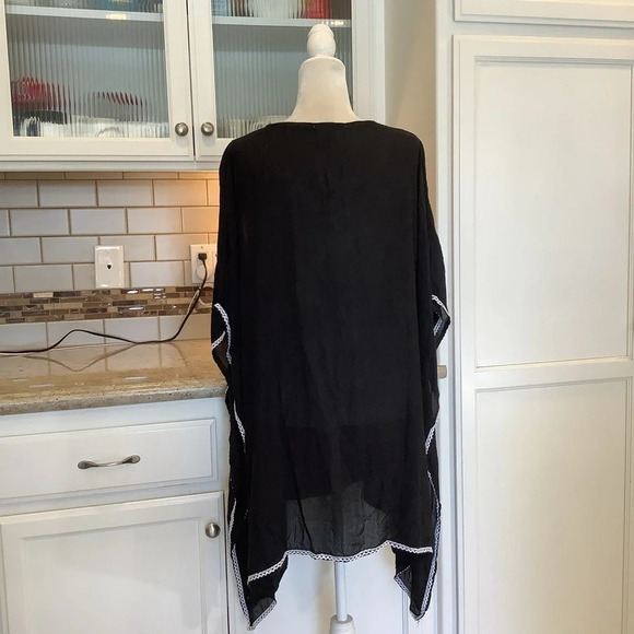 Salty Lemon Black & White Embroidered Swim Coverup - Picture 5 of 6